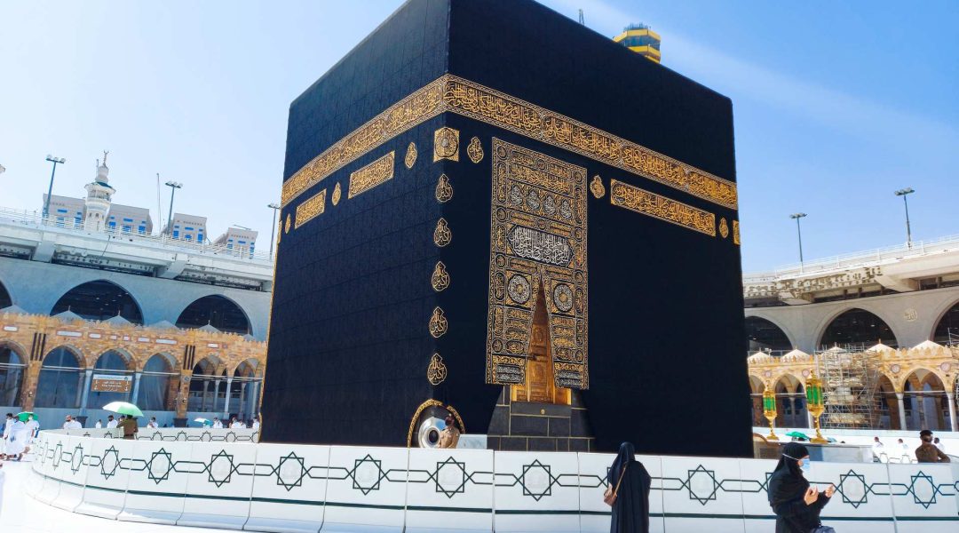 pilgrims-in-kaaba-in-macca-al-haram-umrah-social-2023-11-27-04-59-17-utc.jpg